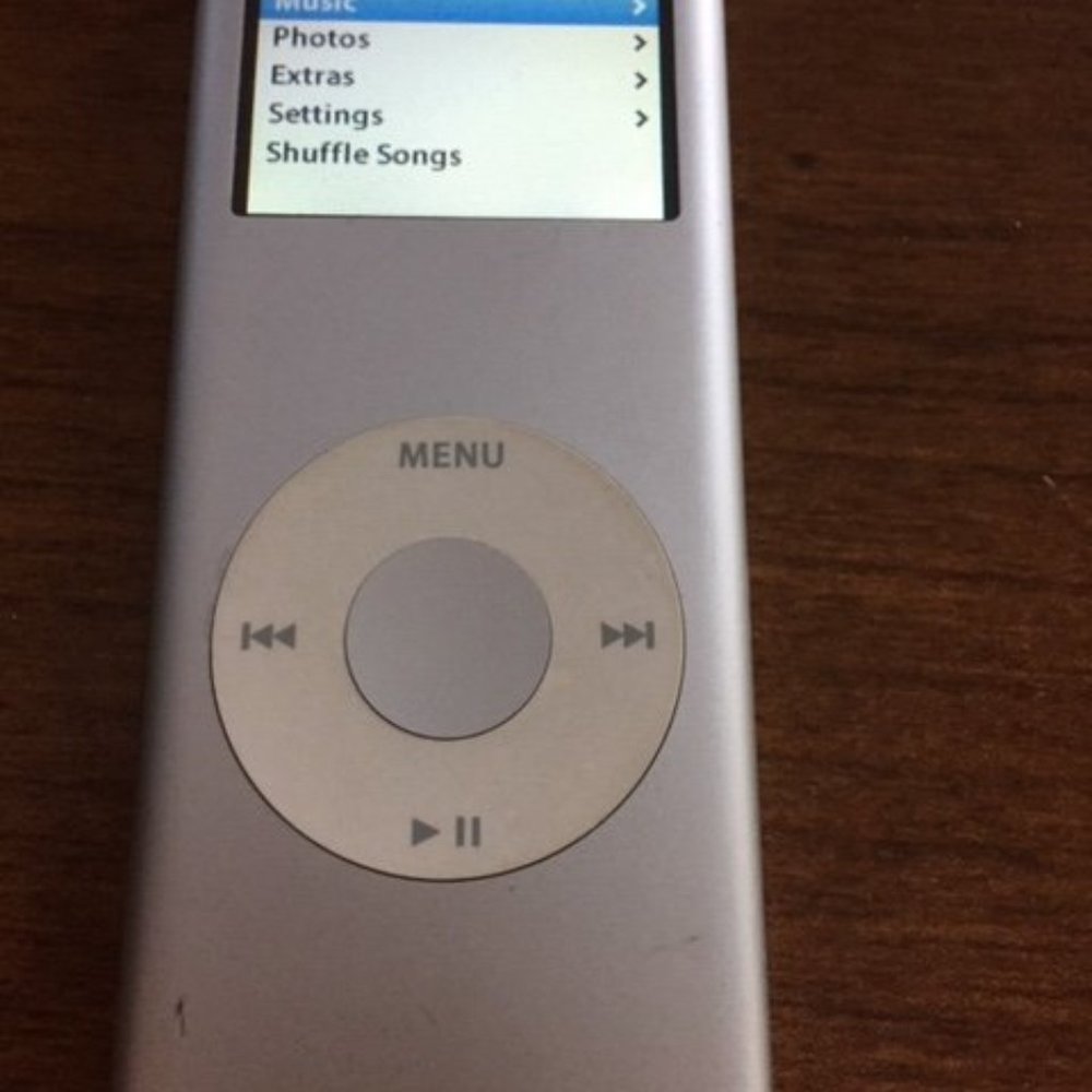 Apple iPod Nano 2nd Gen - 2GB